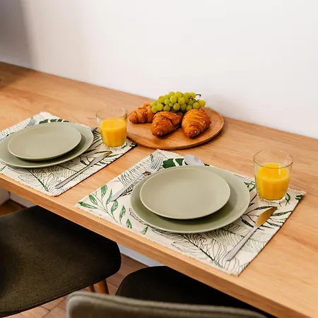 Flora - Nou, Aproape De Plaja, Retreat Pentru Cupluri, Complet Utilat Apartment *