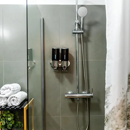 Apartment Flora - Nou, Aproape De Plaja, Retreat Pentru Cupluri, Complet Utilat