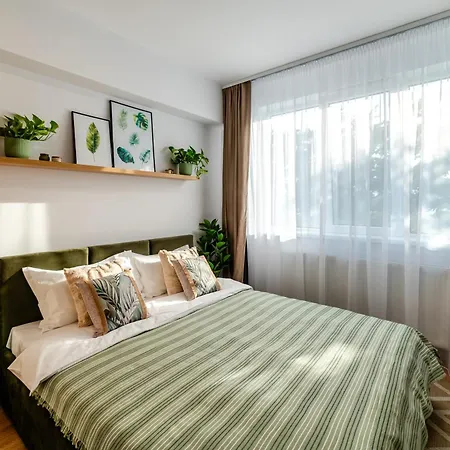 Flora - Nou, Aproape De Plaja, Retreat Pentru Cupluri, Complet Utilat Apartment *