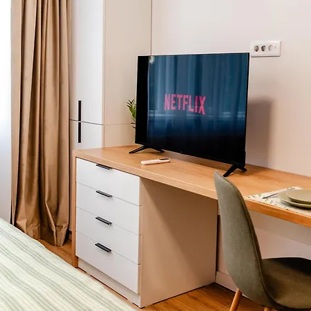 Apartment Flora - Nou, Aproape De Plaja, Retreat Pentru Cupluri, Complet Utilat *
