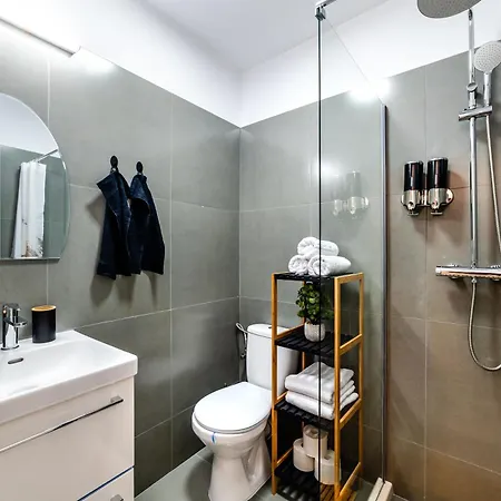 Apartment Flora - Nou, Aproape De Plaja, Retreat Pentru Cupluri, Complet Utilat
