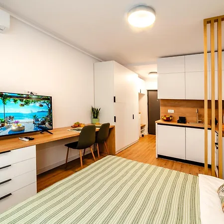Apartment Flora - Nou, Aproape De Plaja, Retreat Pentru Cupluri, Complet Utilat *