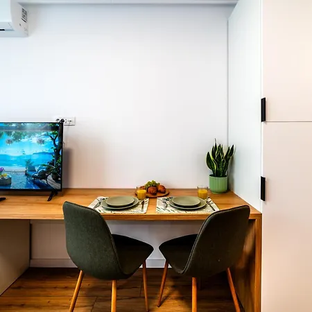 Апартаменти Flora - Nou, Aproape De Plaja, Retreat Pentru Cupluri, Complet Utilat Констанца